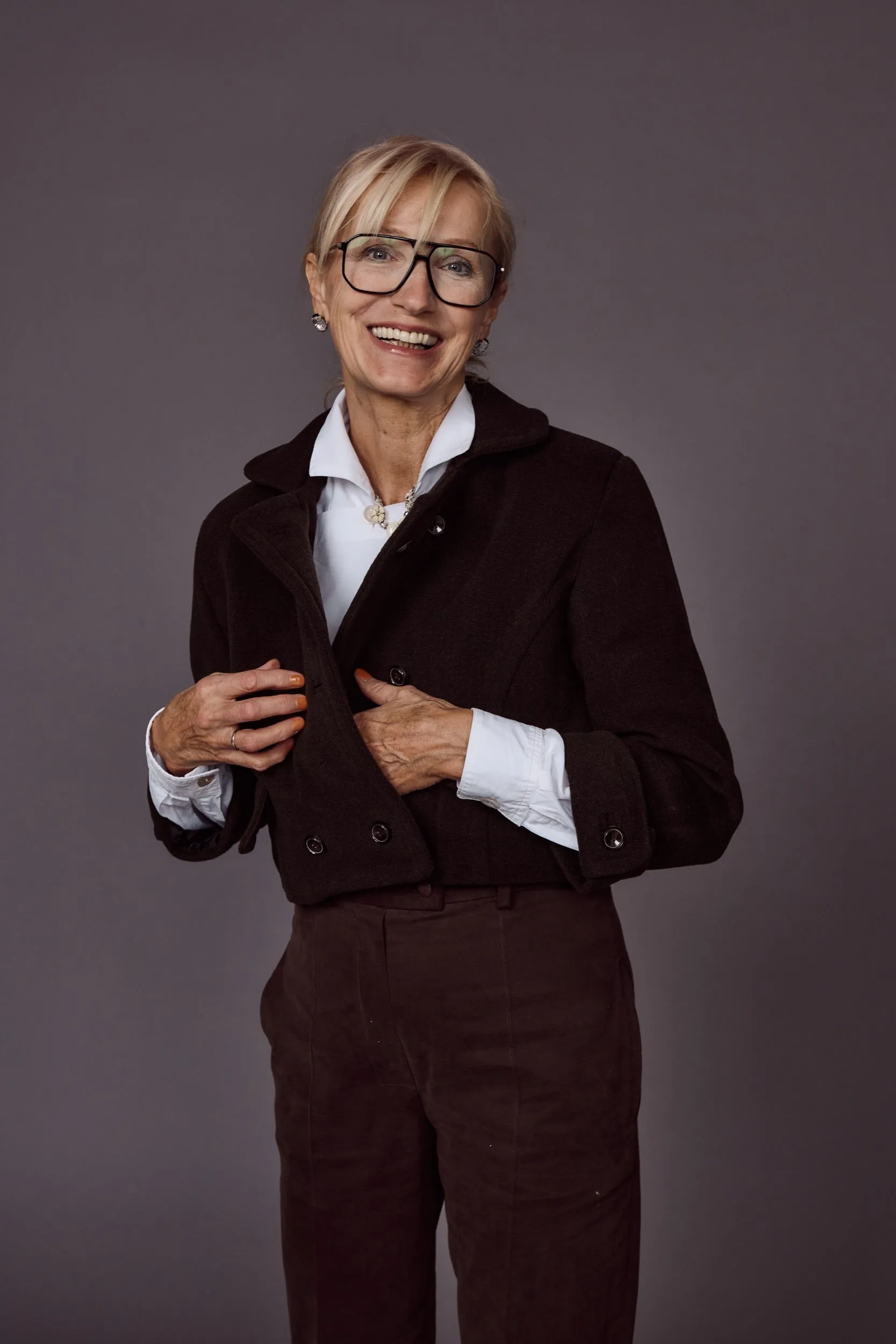 70-11 Short Double-Breasted Jacket with Back Belt