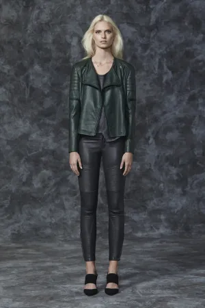 Autumn/ Winter 2015 I LOOK 13